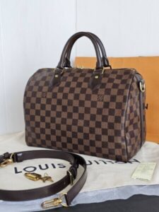 กระเป๋า Louis Vuitton ลาย Damier พร้อมสายสะพายและอุปกรณ์ครบชุด Money2Plus.com รับจำนำกระเป๋า รับซื้อ ให้ราคาสูง ปลอดภัย เจริญกรุง