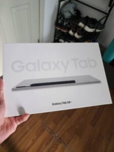 กล่อง Samsung Galaxy Tab S8+ พร้อมปากกาแท็บเล็ตครบชุด Money2Plus.com รับจำนำแท็บเล็ต รับซื้อ ให้ราคาสูง ได้เงินทันที วัชรพล